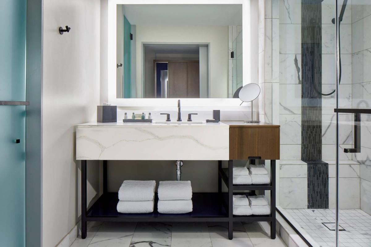 The Daytona, Autograph Collection - Housity