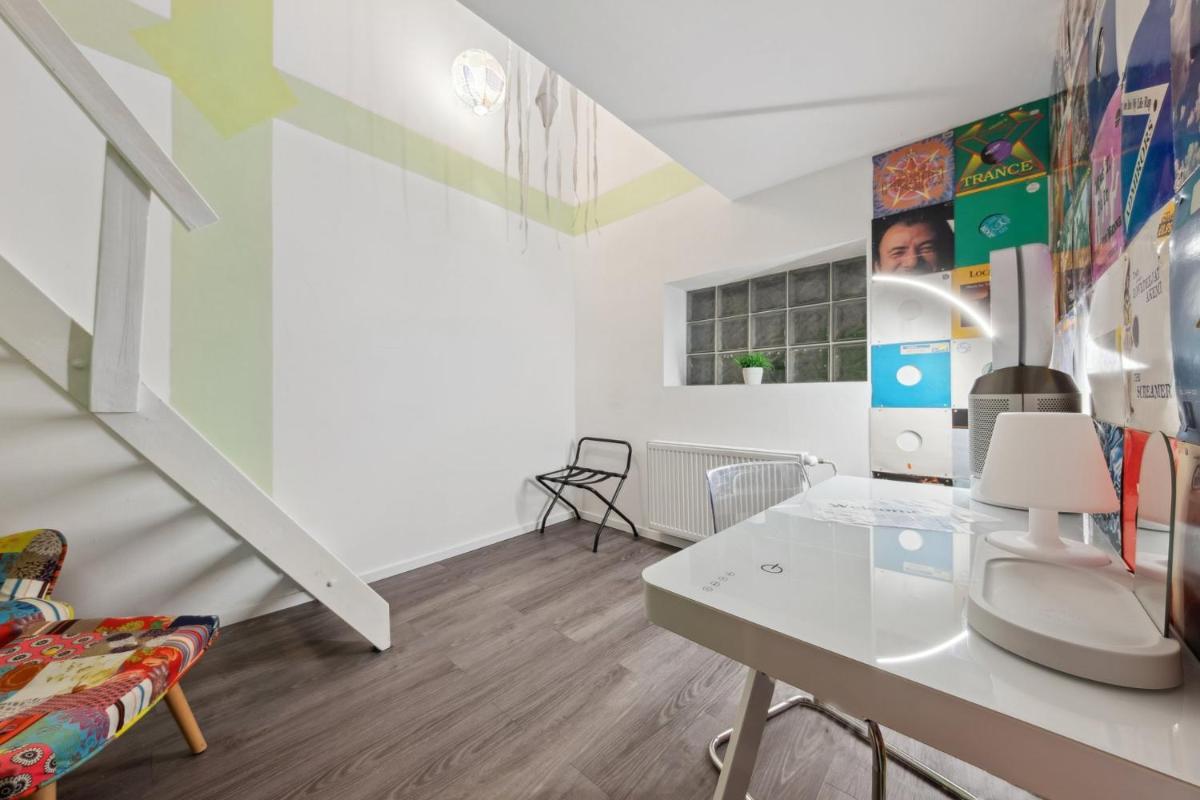 The Room 44 - Housity