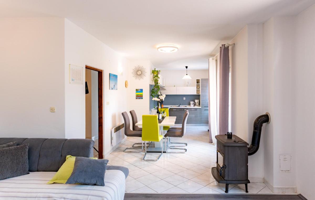 Apartments Lores - Housity