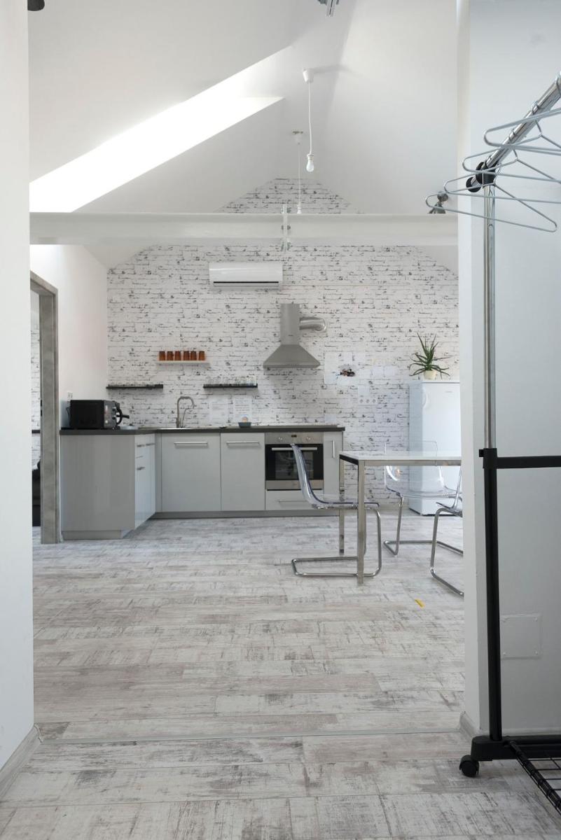 8x8 Tetőtér Apartman - Housity