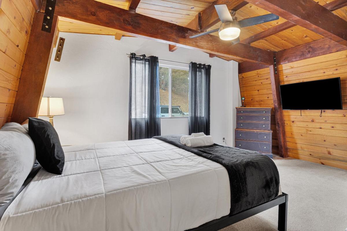 Cozy Crescent Tree Cabin Near Bear Mountain - Housity