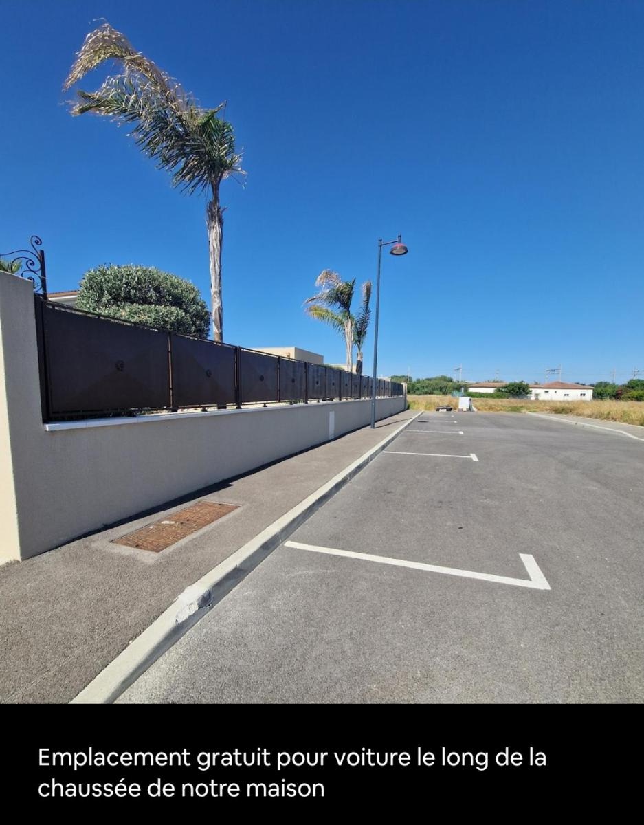 Villa Cardelin, Chambre privée, proche Aéroport et Airbus, - Housity