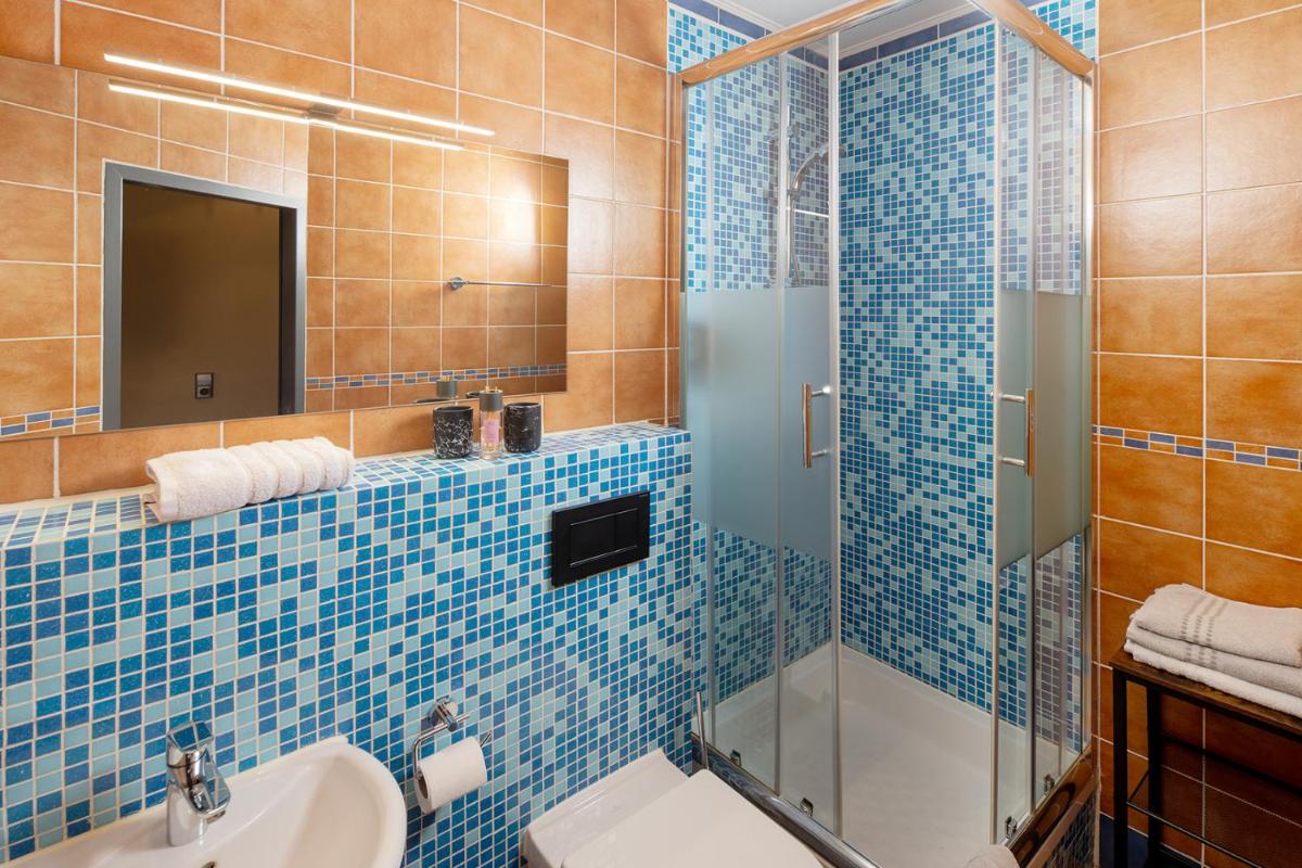 Syrtaki Rooms Comfortable Business Stay im Schwarzwald - Housity