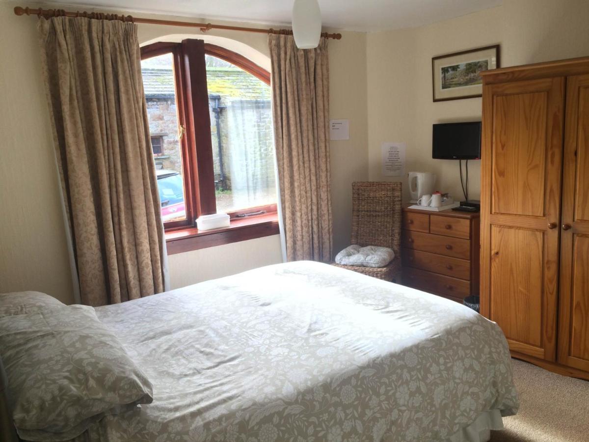 The Fox &amp; Hounds Inn - Housity