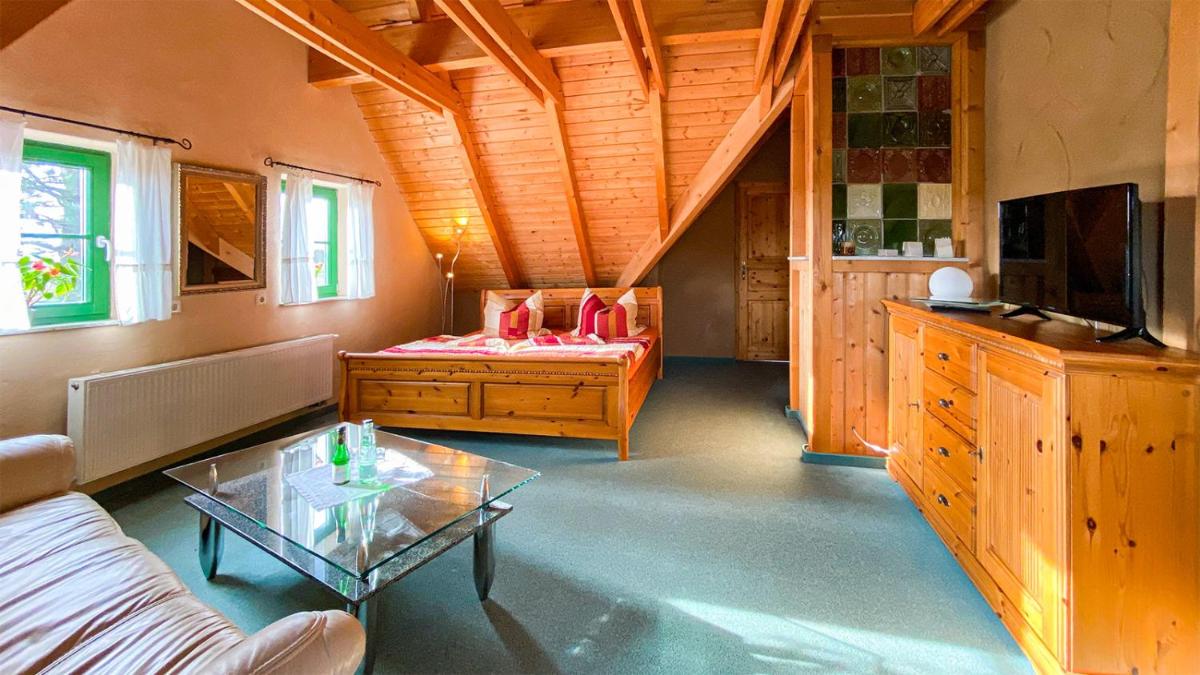 Hotel Olbernhau mit Sauna - Kleines Landhotel zur Ofenschenke - Housity