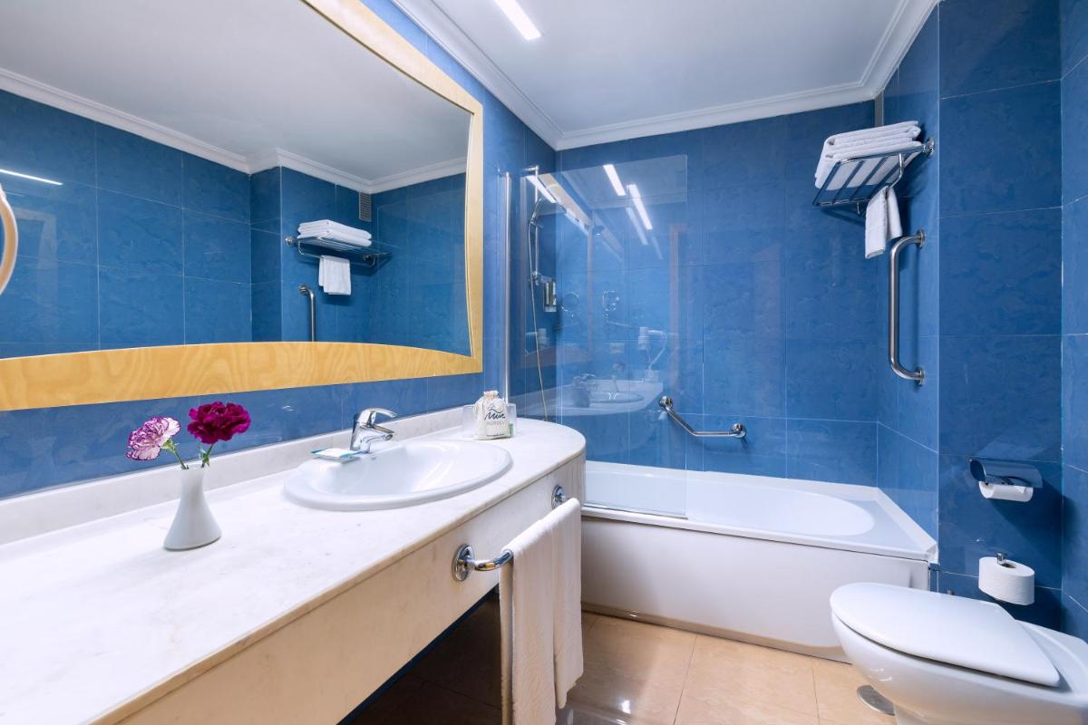 Un baño de MUR Faro Jandia Fuerteventura & Spa