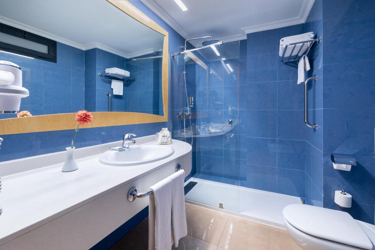 Un baño de MUR Faro Jandia Fuerteventura & Spa
