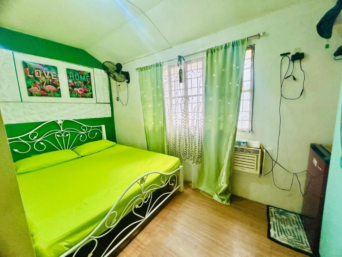 Montalban Guest House 1 AC BR 200mbps FREE Netflix Parking Videoke Cook - Housity