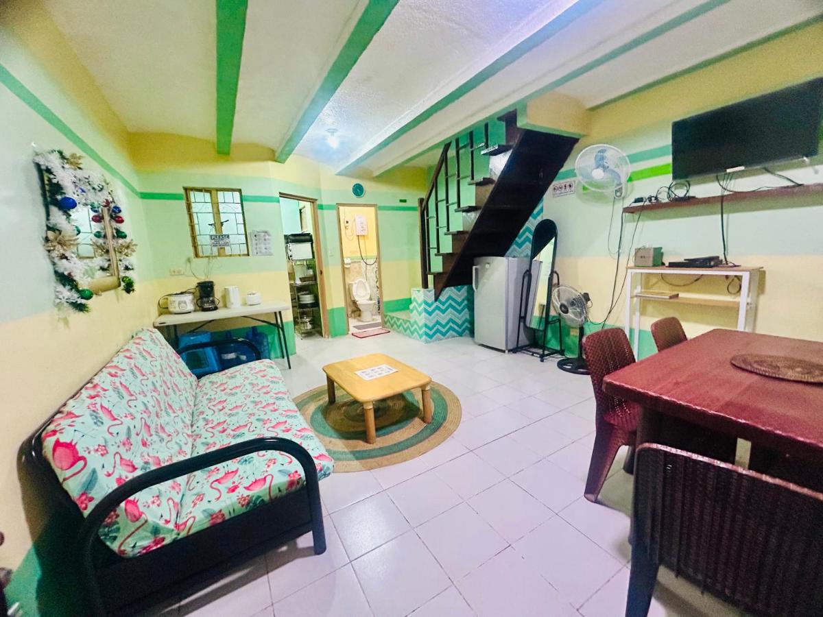 Montalban Guest House 1 AC BR 200mbps FREE Netflix Parking Videoke Cook - Housity