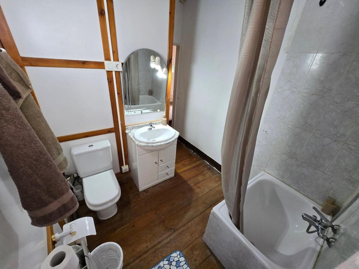 Hostal La Peña - Housity