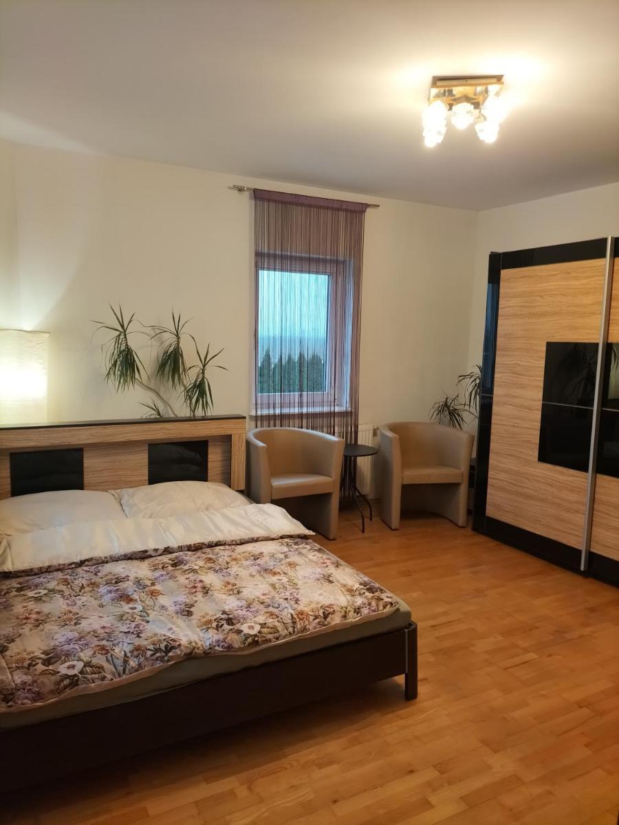 Dom za Tujami 30 min od centrum Poznania Strykowo - Housity