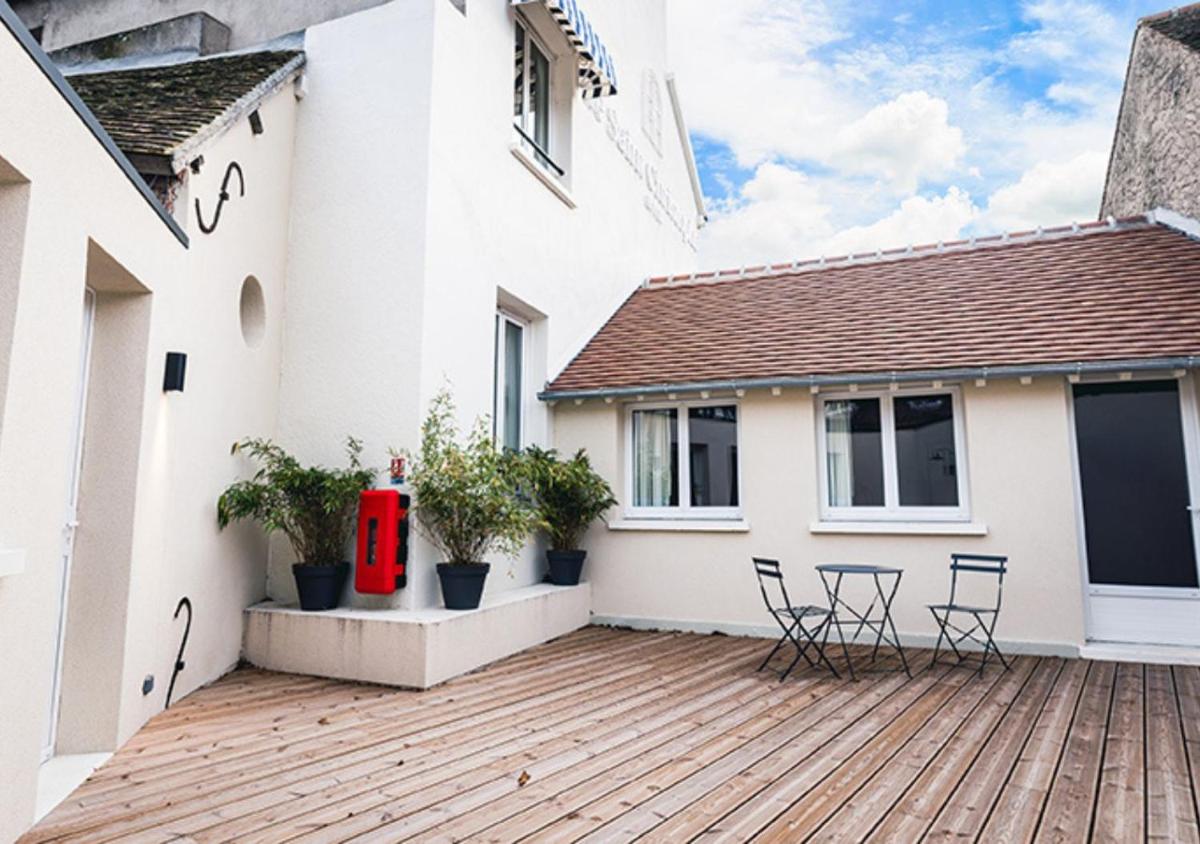 Hotel SaintChristophe Houdan - Housity