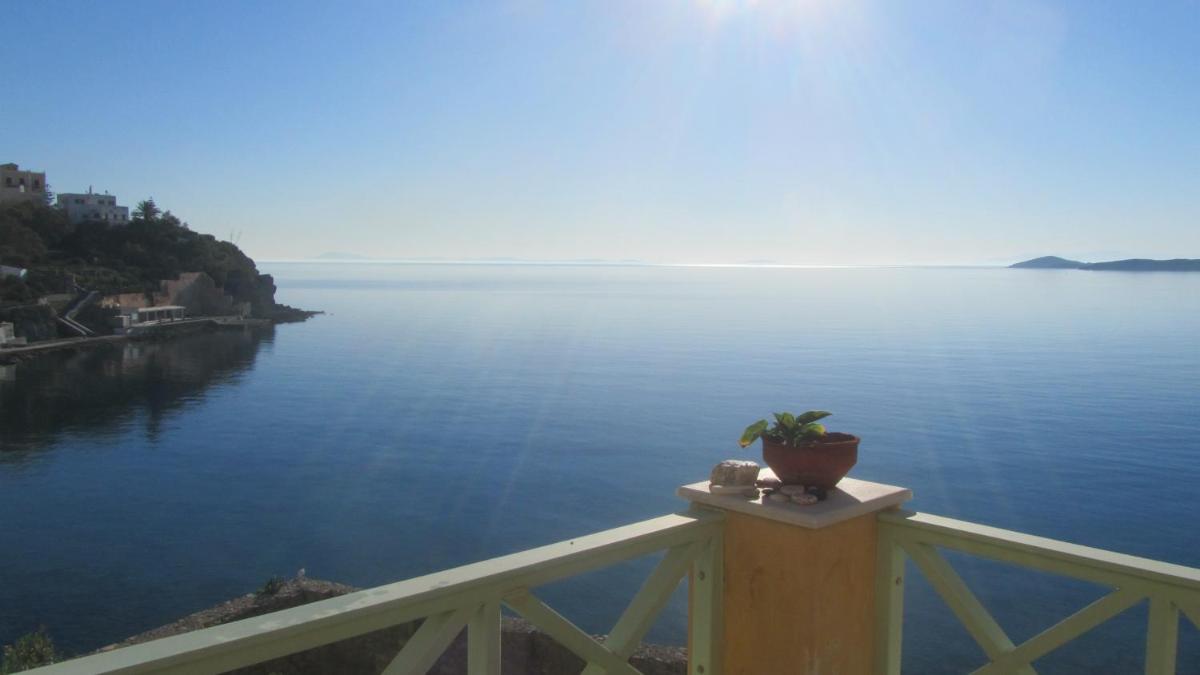 Apollonos Seafront Apartment - Housity