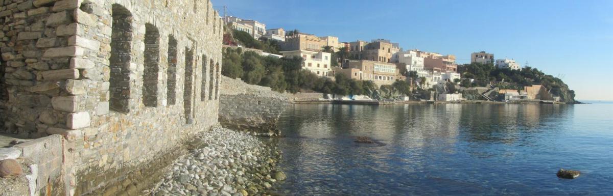 Apollonos Seafront Apartment - Housity