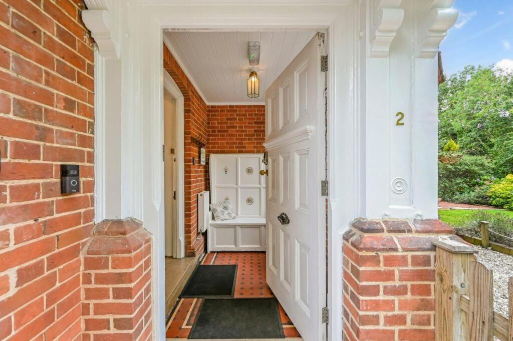 Forest Side Guesthouse - Housity