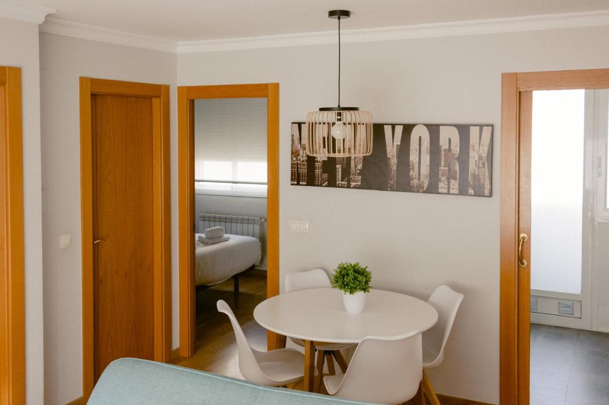 Espectacular Ático de 2 dormitorios con garaje y terraza privada de 30 m2 - Housity