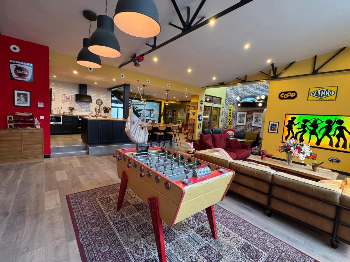 Loft Spa Reims-fr 250m2 privatifs, piscine intérieure chauffée, spa et parking - Housity