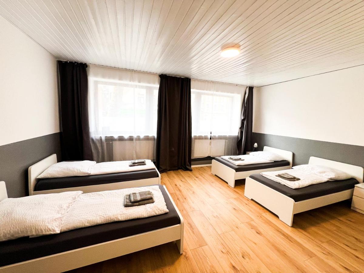 Krefeld House - 20 Min to DUS AIRPORT & MESSE - Housity