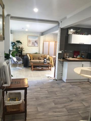 Water Street - Garden Views - Housity