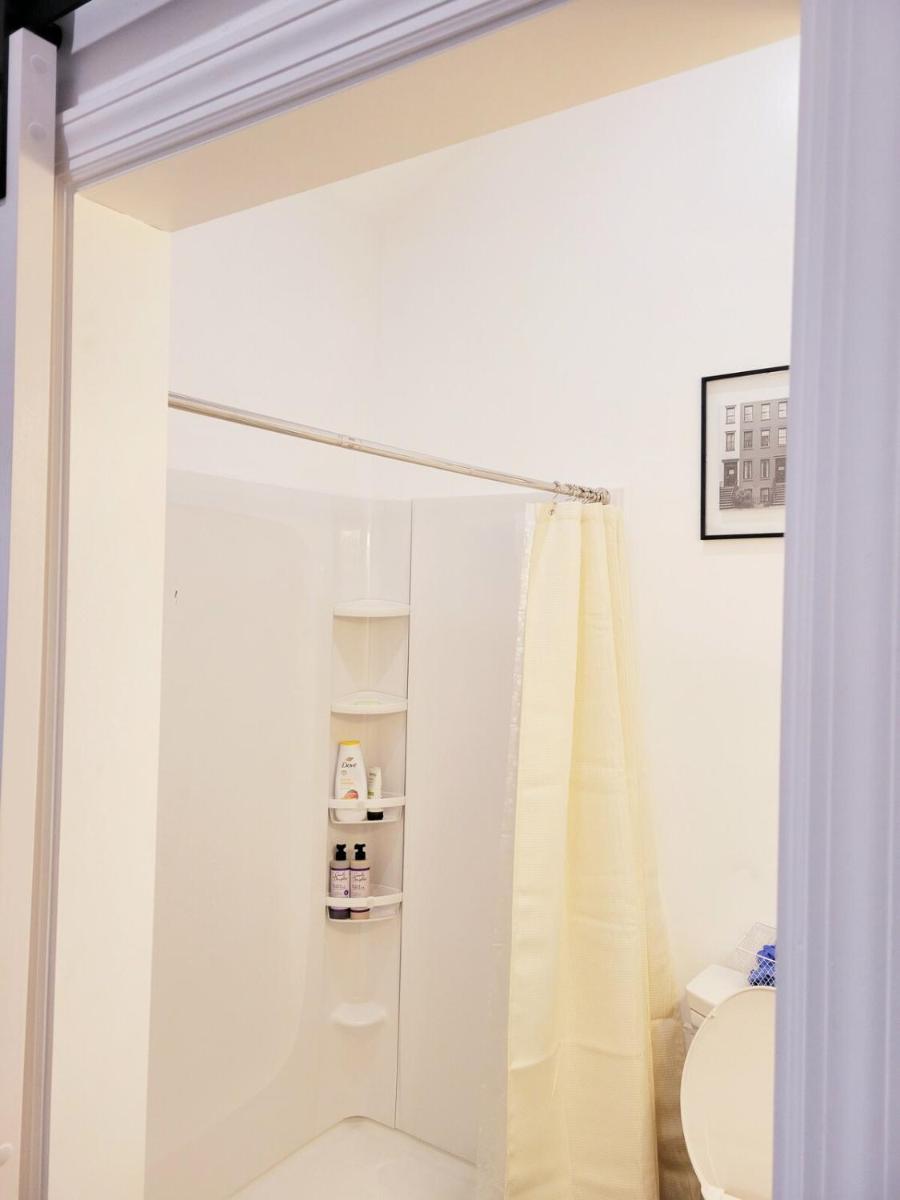 Private studio guesthouse in Watertown CT - Housity
