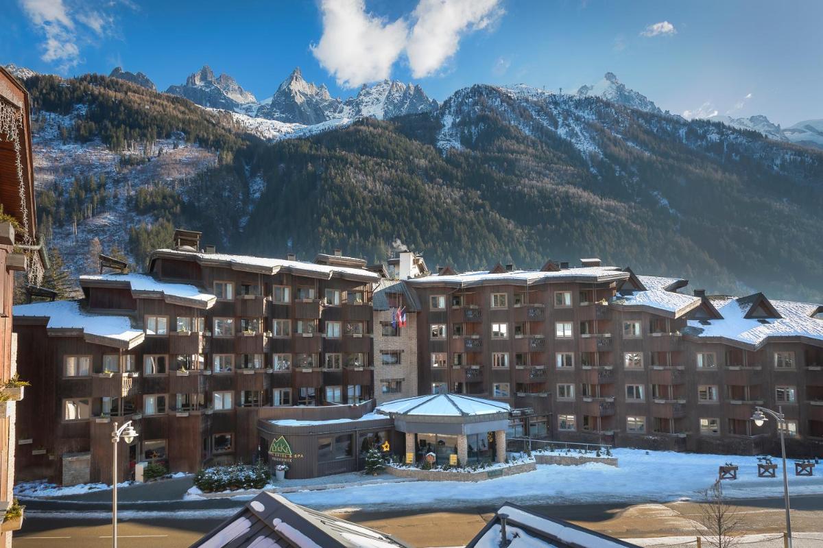 Vue générale sur la montagne ou vue sur la montagne depuis l'hôtel