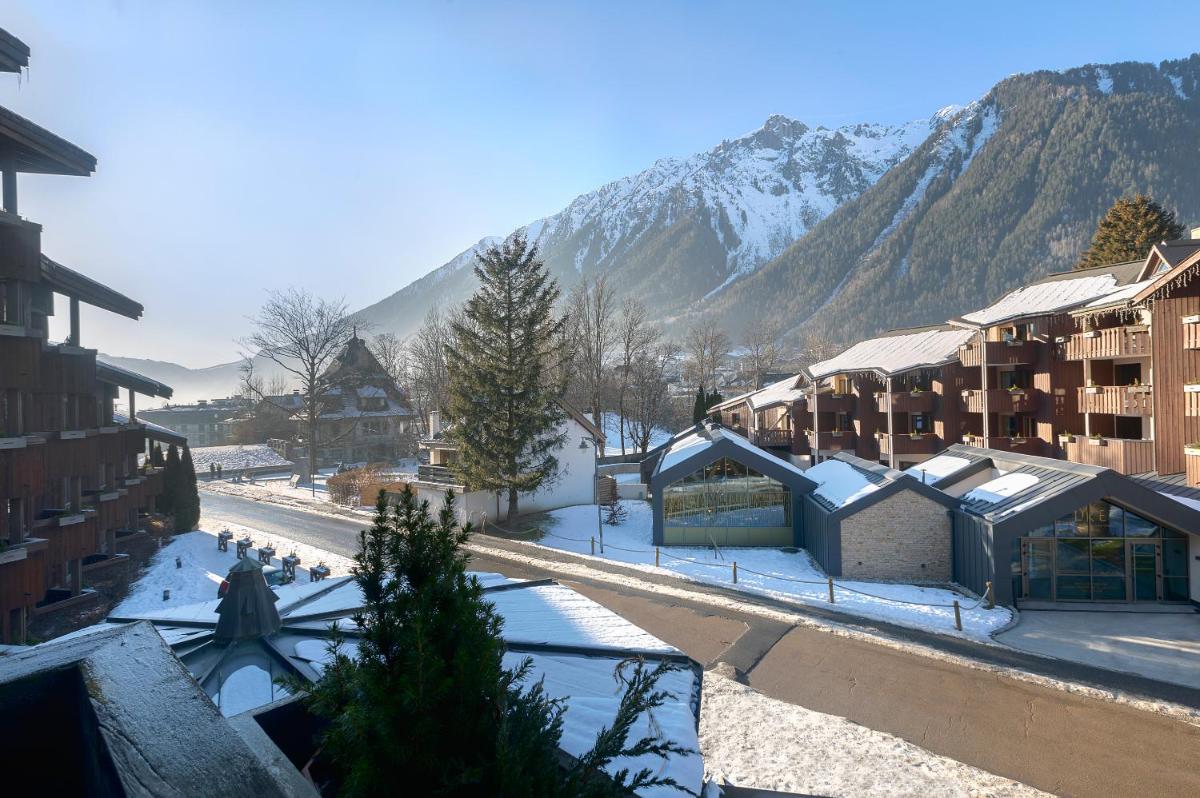 Vue générale sur la montagne ou vue sur la montagne depuis l'hôtel