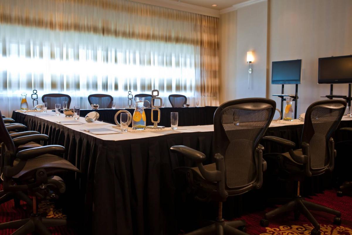Renaissance Newark Airport Hotel - Housity