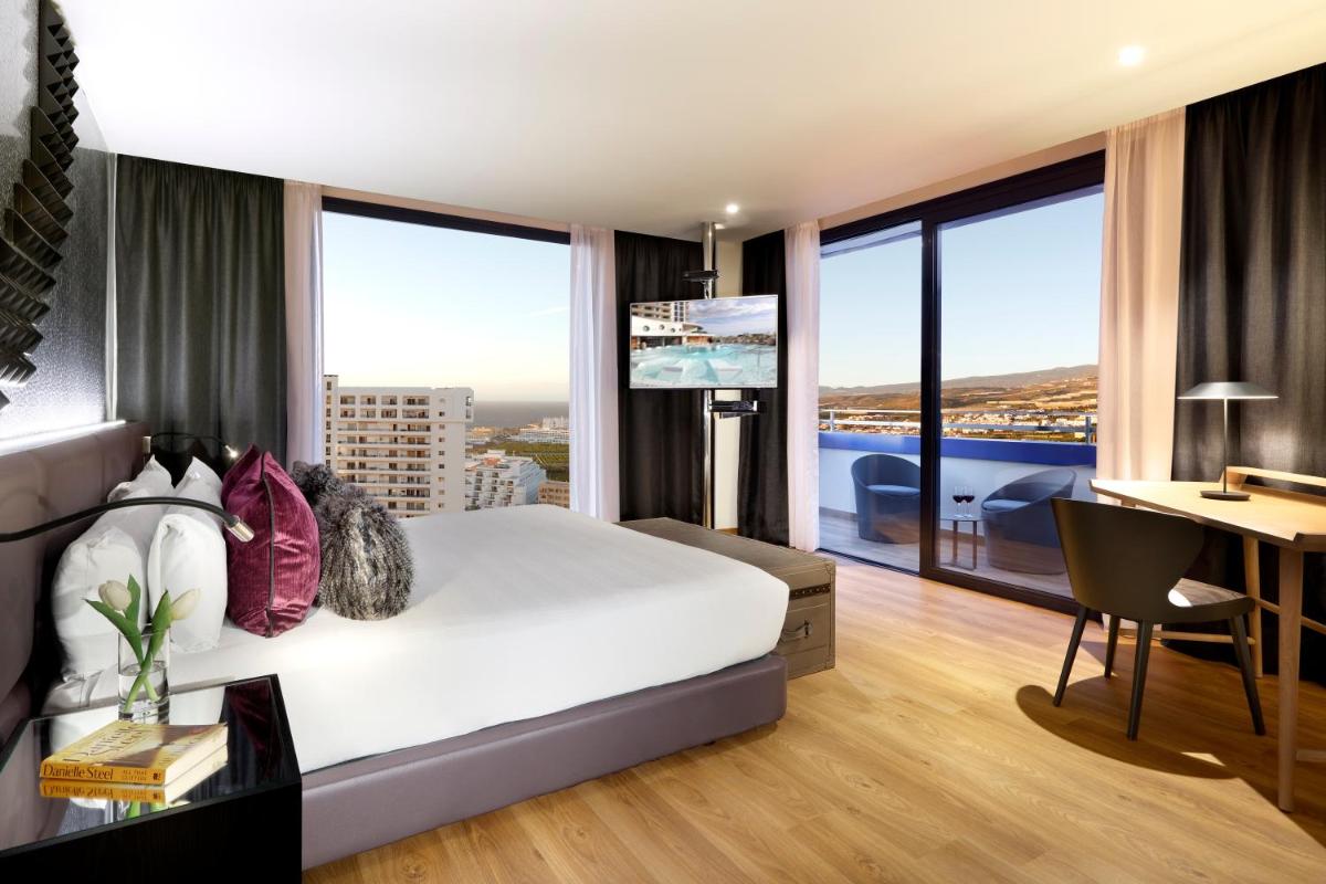 Cama o camas de una habitación en Hard Rock Hotel Tenerife