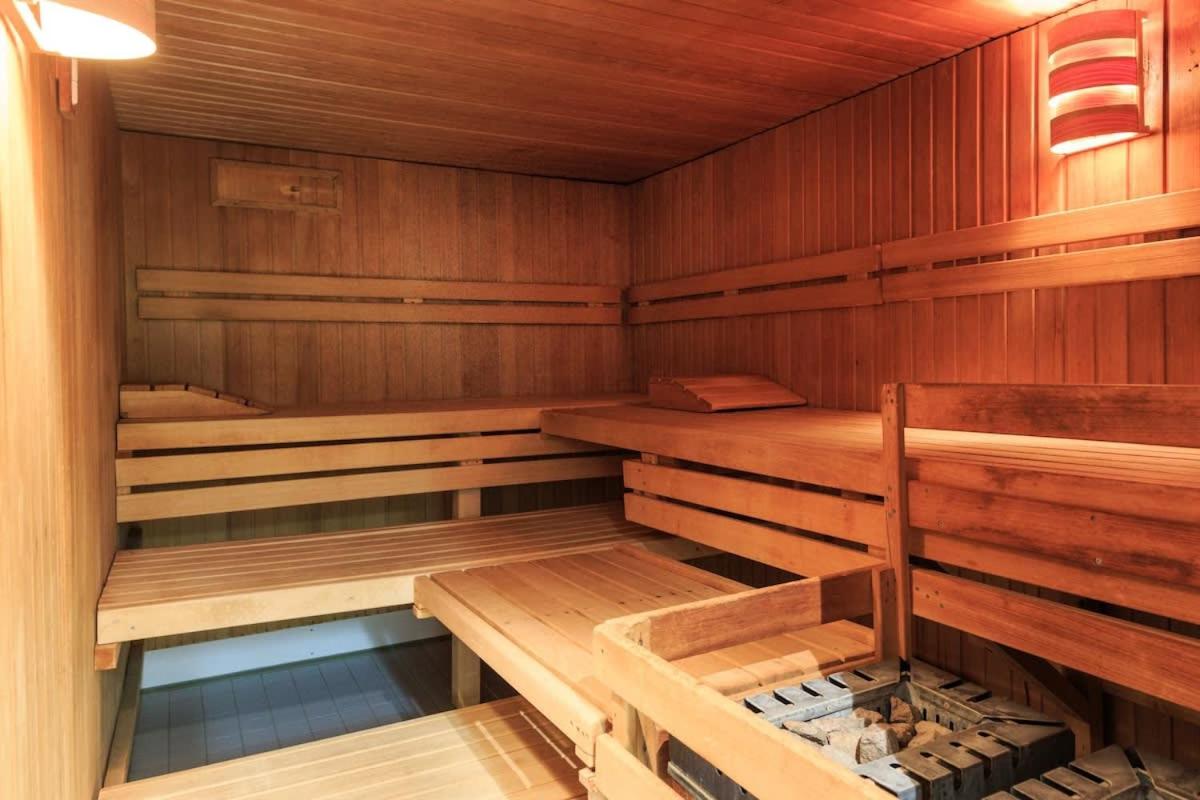 Relax-Apartment mit Indoor-Pool, Sauna, Massagesessel und Netflix - Housity