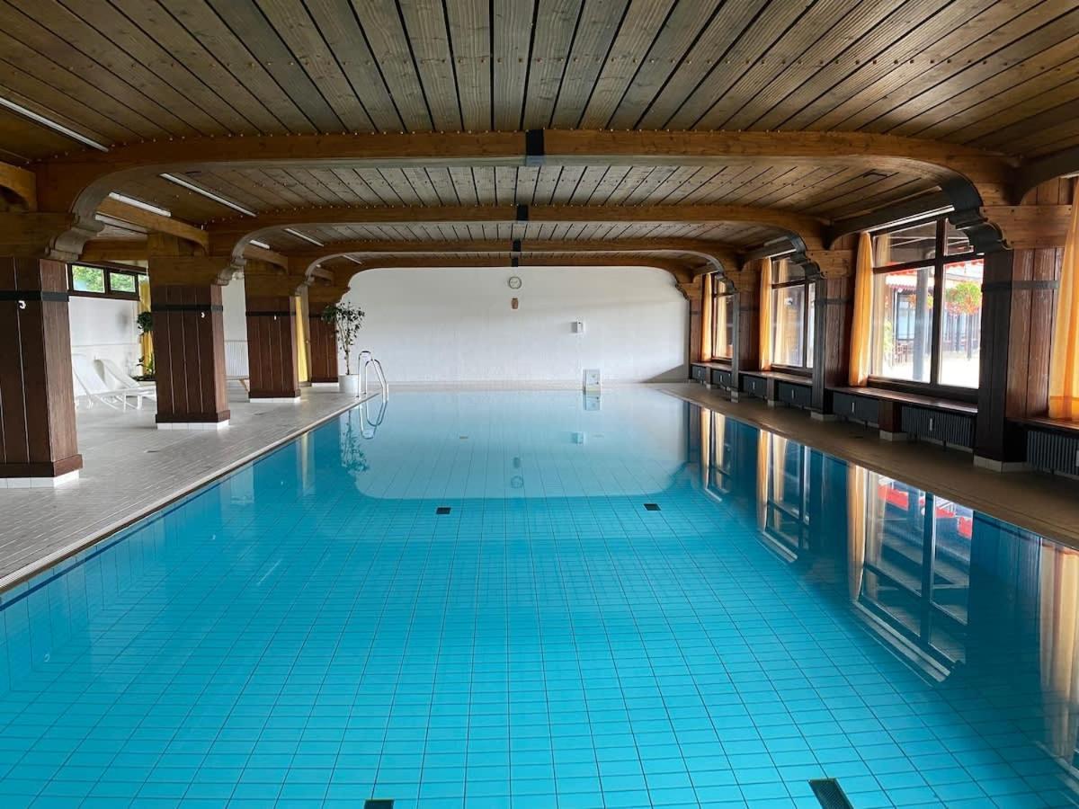 Relax-Apartment mit Indoor-Pool, Sauna, Massagesessel und Netflix - Housity