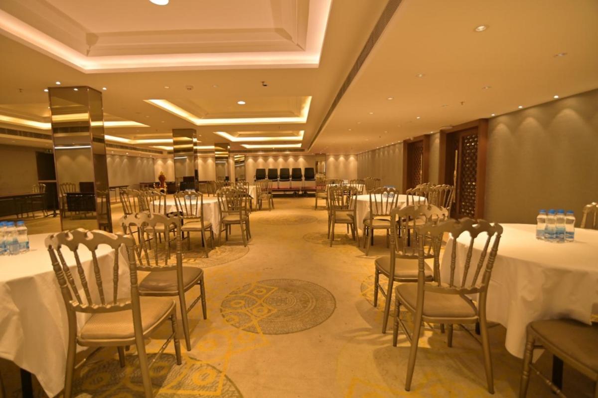 Hotel Amaravathi - Housity