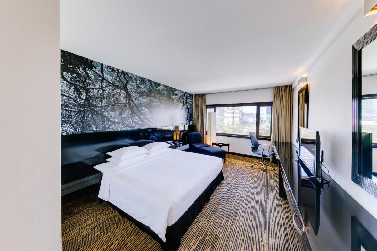 Cinnamon Lakeside - Housity