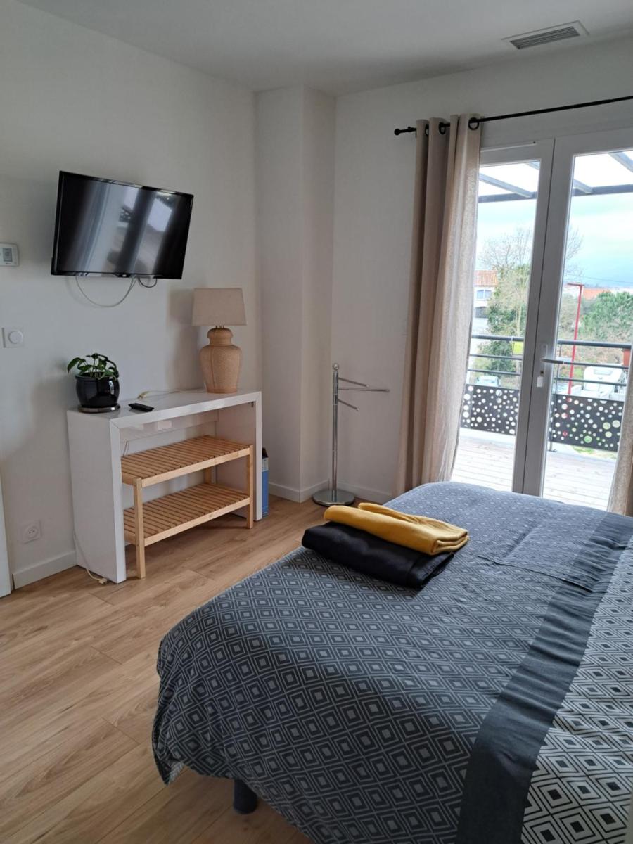 Chambre côté terrasse - Housity