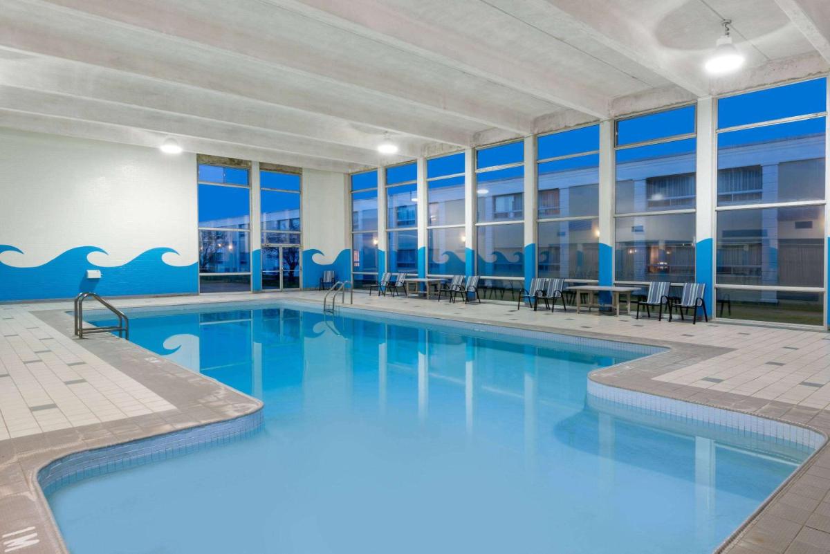 Ramada by Wyndham London - Housity