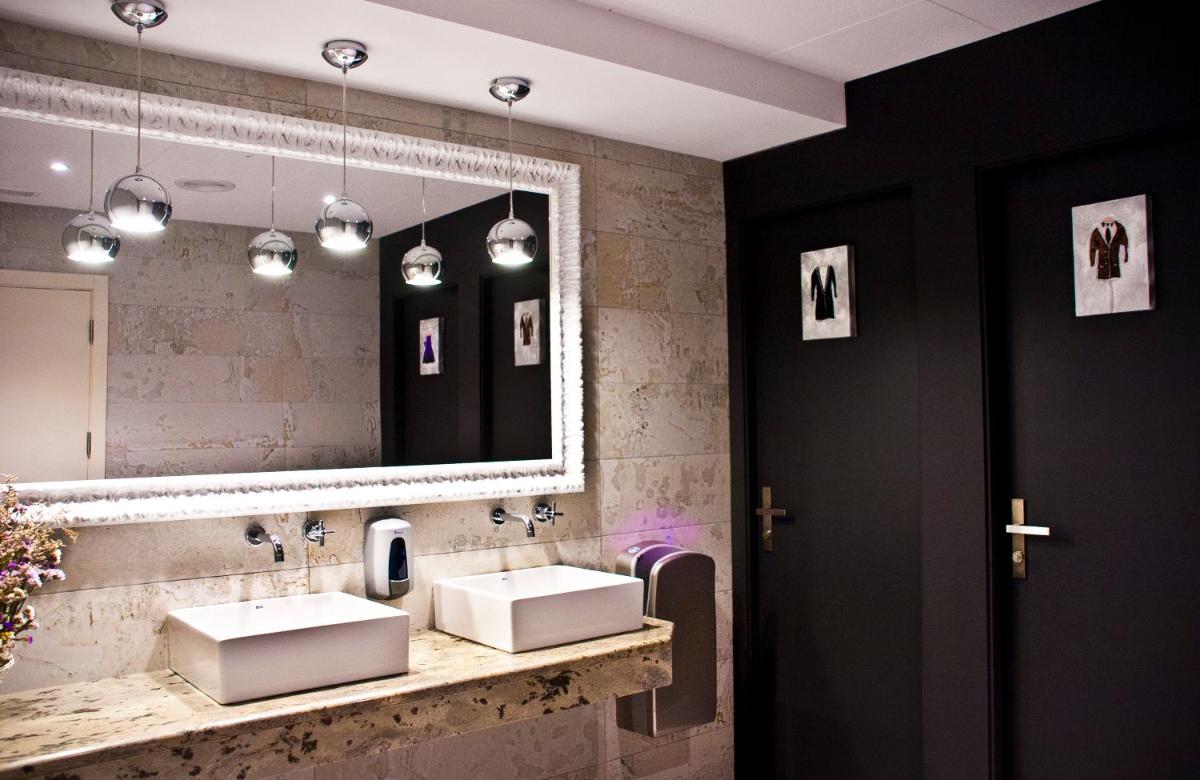 Un baño de Sant Jordi Boutique Hotel
