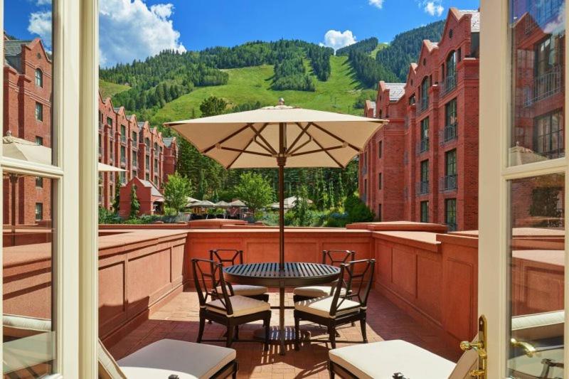 Aspen St Regis Resort Hotel Room With 2 Queens - Housity