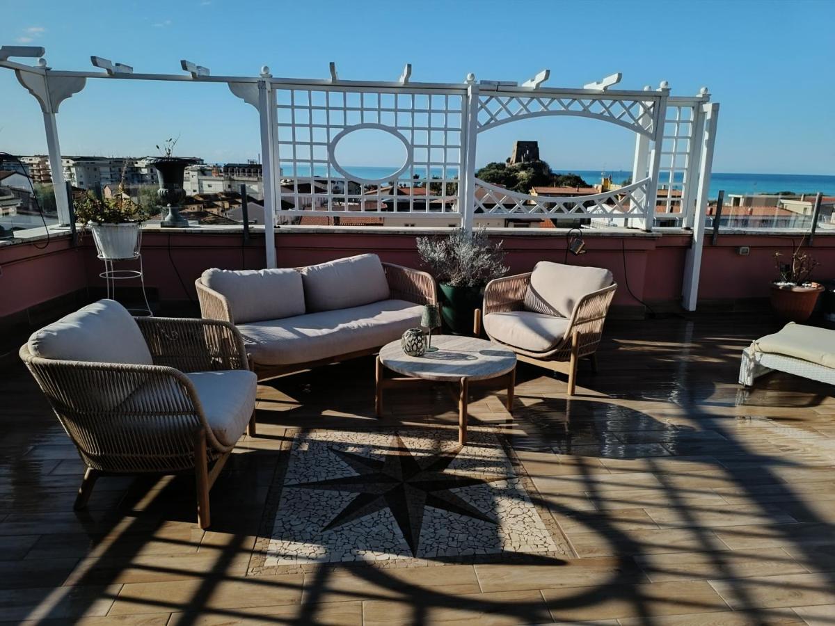 L'Orologio Guest Rooms - Housity