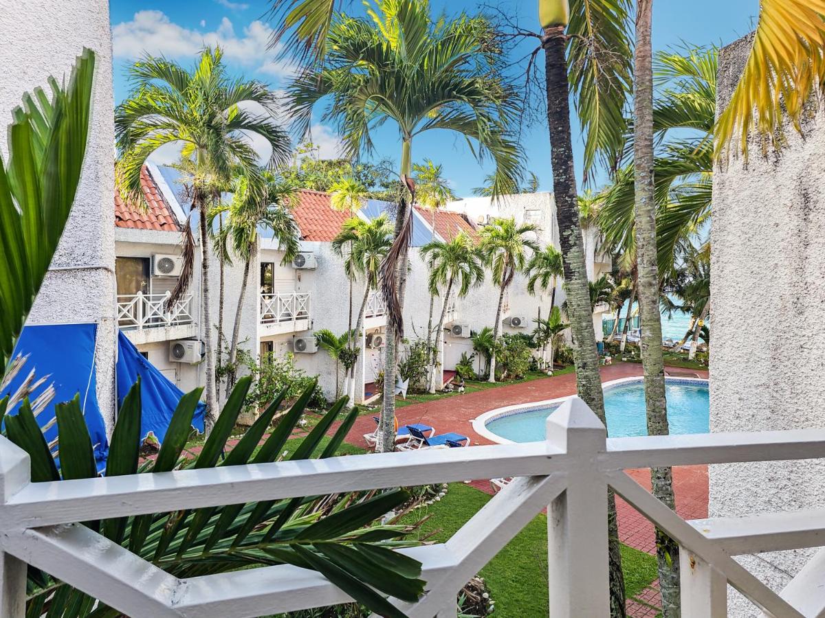 Chrisanns Paradise Suite by the Ocean - Apt#9 - Housity