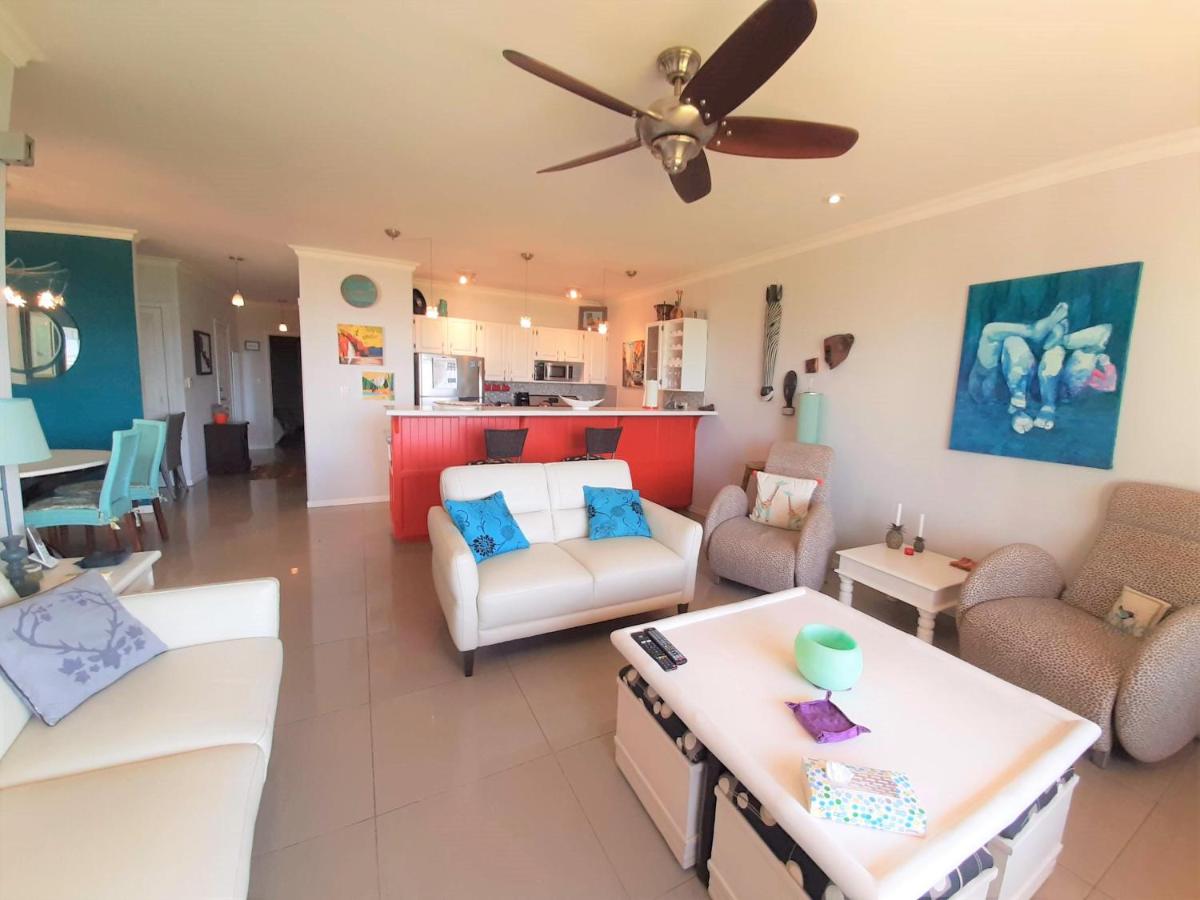 Pacific Beach 2-Beachfront Condo - Housity