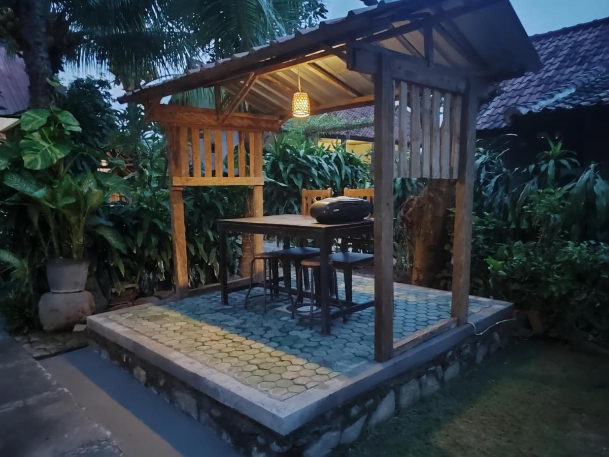 Giri Sari Guest House Pemuteran Bali - Housity
