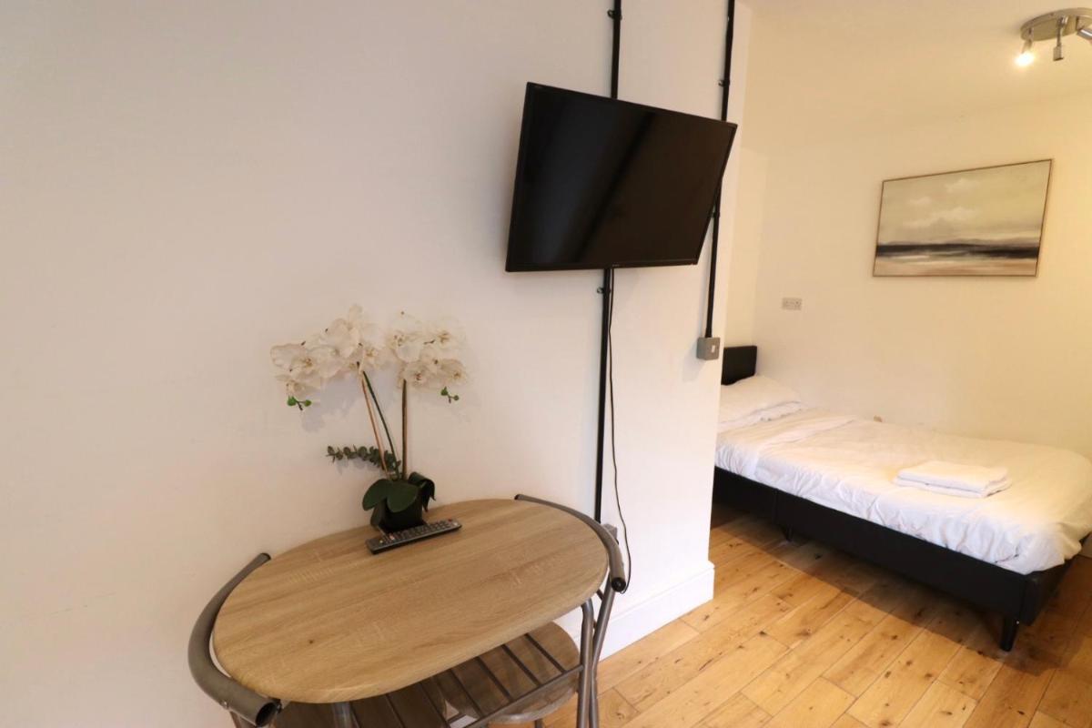 Flat 4, 10 St John's - Hizvo