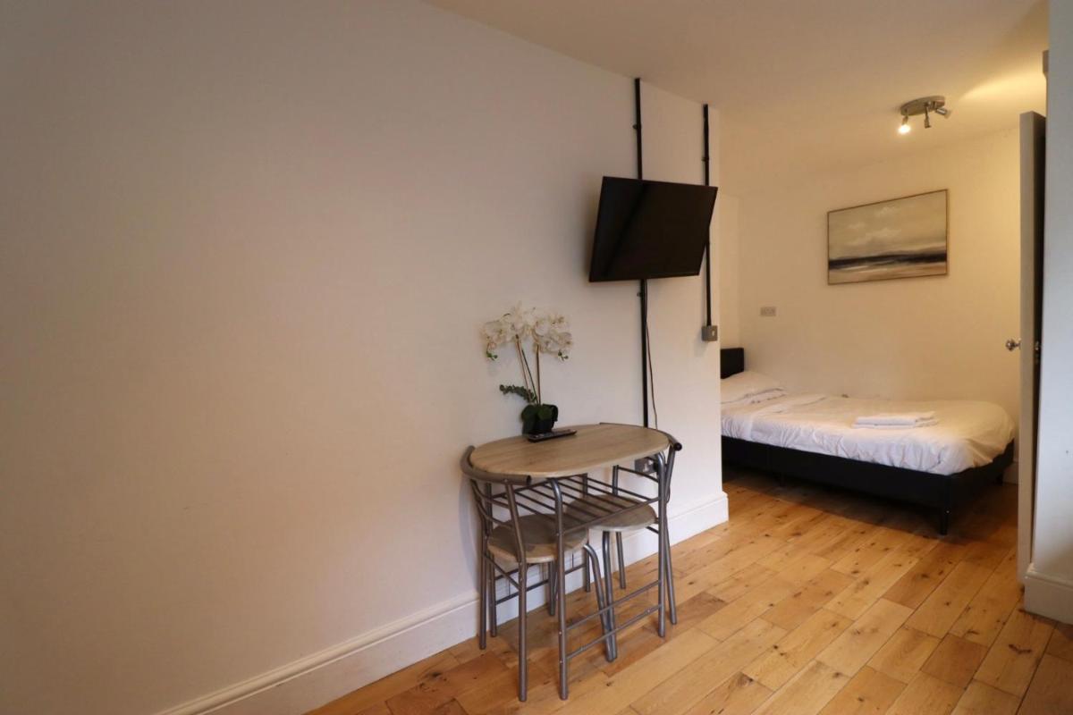 Flat 4, 10 St John's - Hizvo