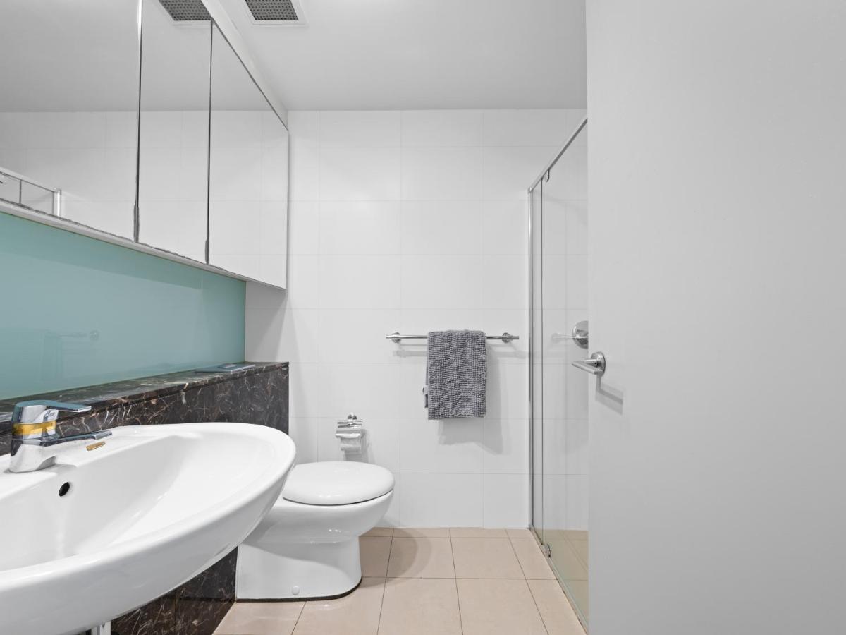 Vibrant 2bd hideaway - 1 bd converted from a study - Housity