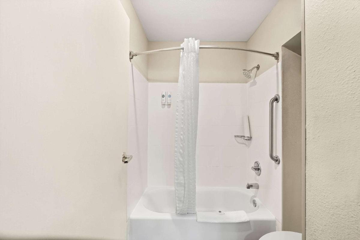 Comfort Inn Tucson Central - Housity