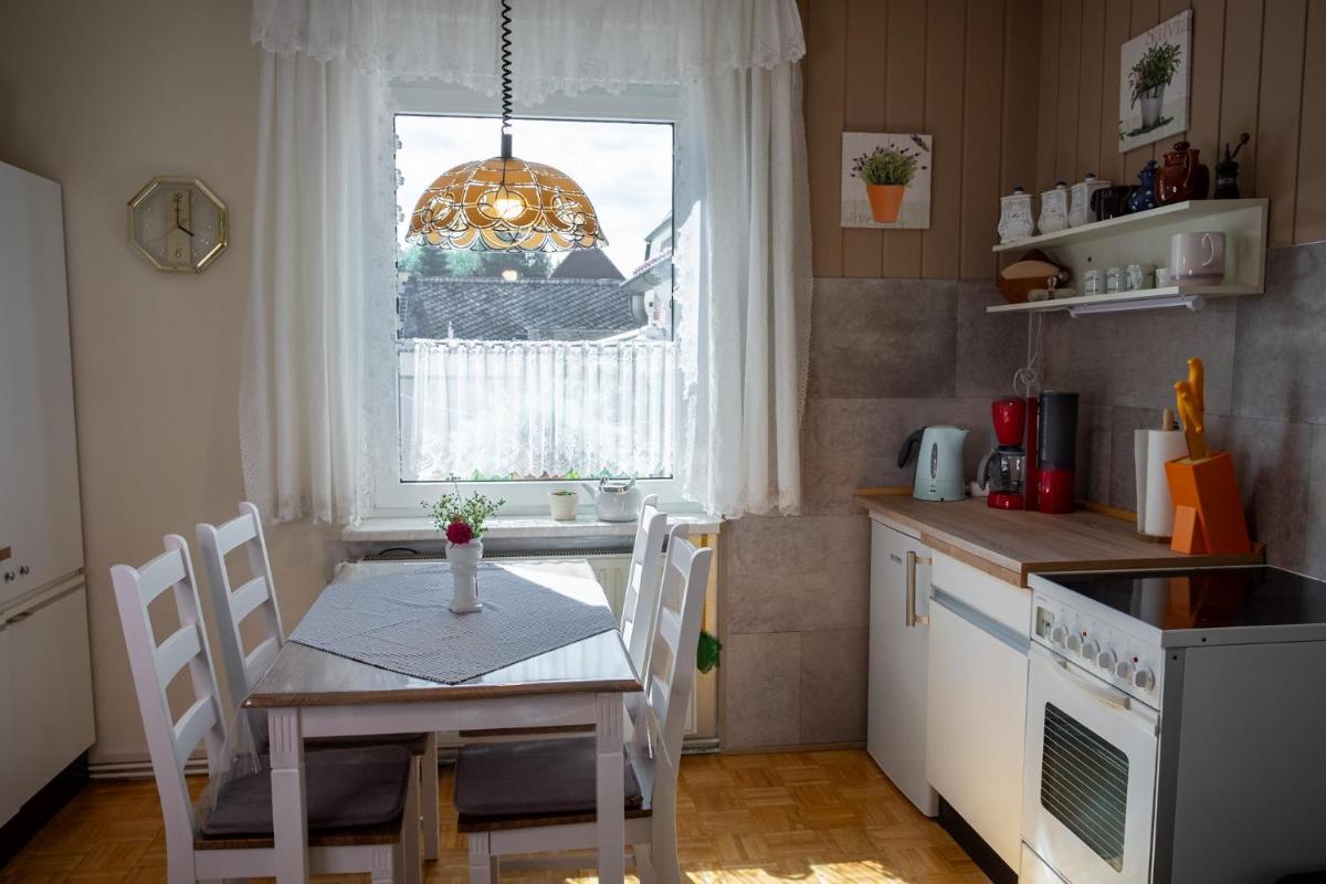 Pension & Ferienwohnung Zum Waldblick - Housity