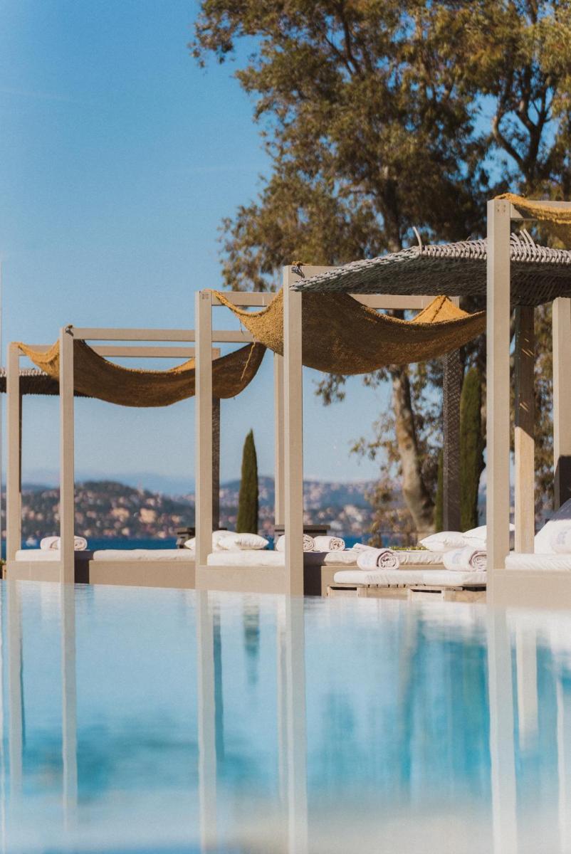 Piscine de l'établissement Kube Saint-Tropez ou située à proximité