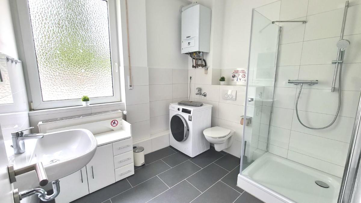 Modern 3-Room Apartment with Winter Garden, Free Parking in Hagen - HA01 - Housity