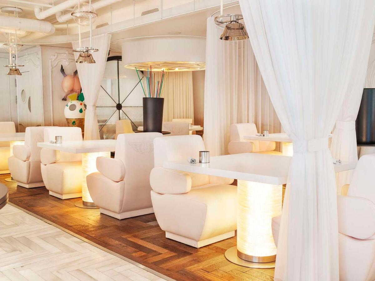 Zona de estar de NH Collection Madrid Eurobuilding