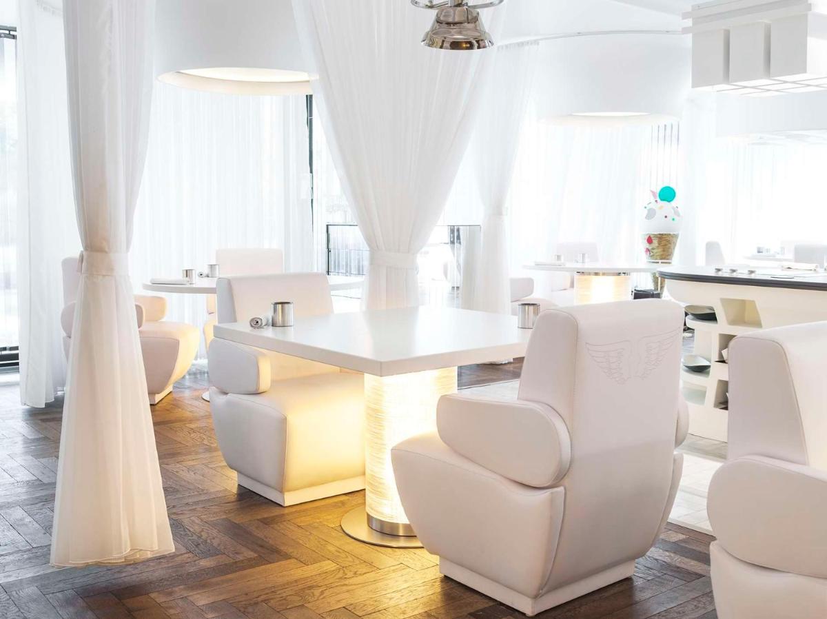 Zona de estar de NH Collection Madrid Eurobuilding