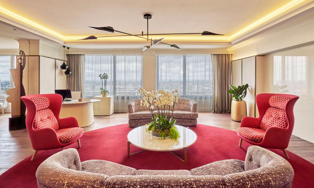 Zona de estar de NH Collection Madrid Eurobuilding